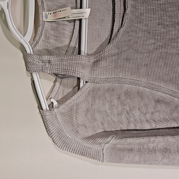 Free People Movement Grey Athletic Top Sz SP - Picture 2 of 7